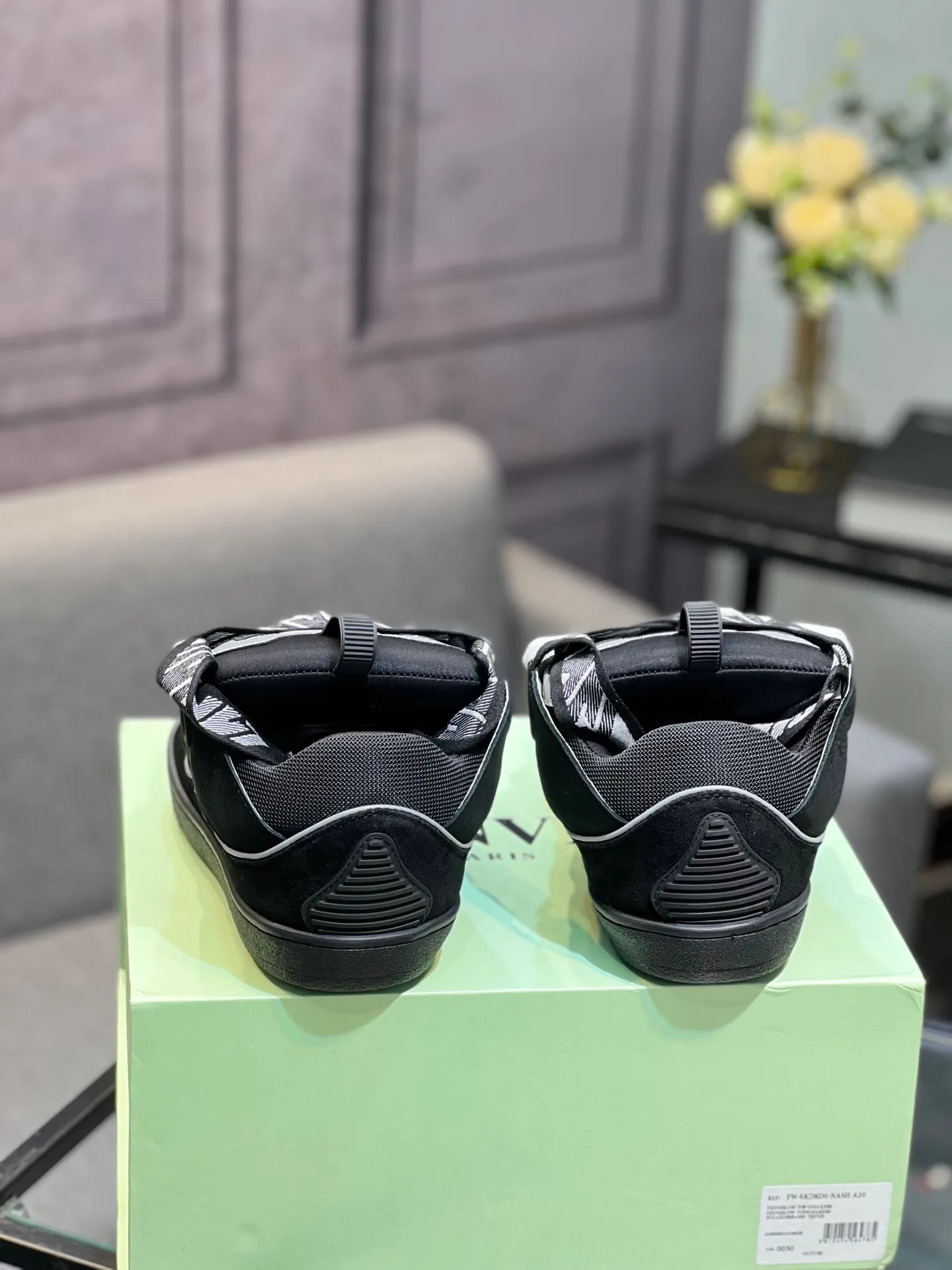 Men's men's shoes💰780 [LANVIN] Latest lace-up fashionable casual sneakers for couples High-quality CLAY couple series‼ ️ The latest trendy products of the season 🌈Many bloggers have planted grass and purchased the original open-mold customization. The upper and outsole are sewn with mark threads without edge sealing. Multiple material splicing combination design. Very versatile for fashionable and casual wear. Comfortable on the feet. Recommended for self-retention (upper cowhide + cow suede + breathable mesh) inner foot pad cowhide exclusive original open-mold clear logo rubber outsole ⚠️36-44 yards (45 custom-made)